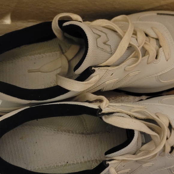 New balance - Picture 3 of 5